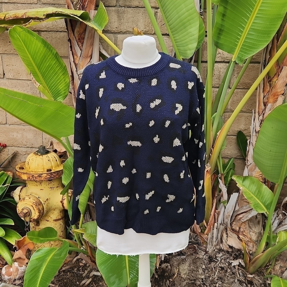 Kendall+ Kylie navy blue knit animal print sweater medium